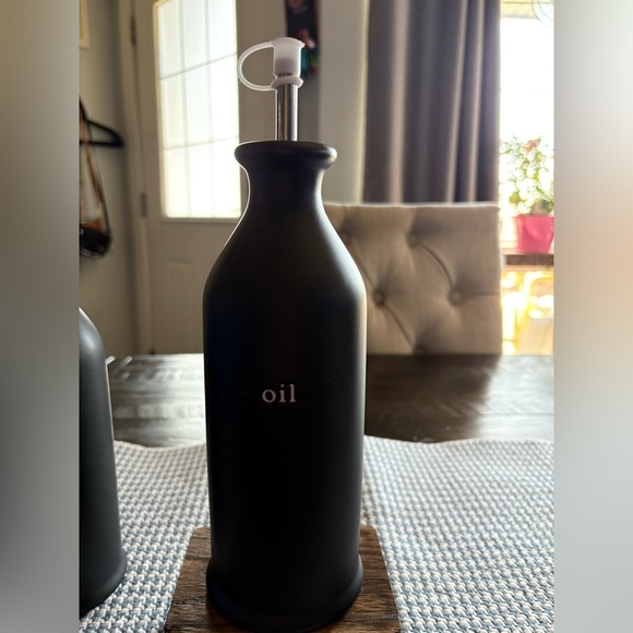 Black Oil and Vinegar Dispenser Set - Picture 3 of 3